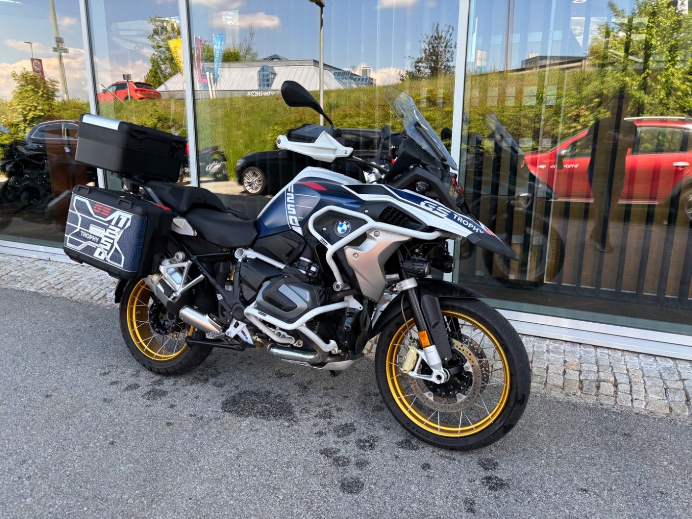 Fahrzeugabbildung BMW R 1250 GS Trophy 5 Pakete Öl Inclusive