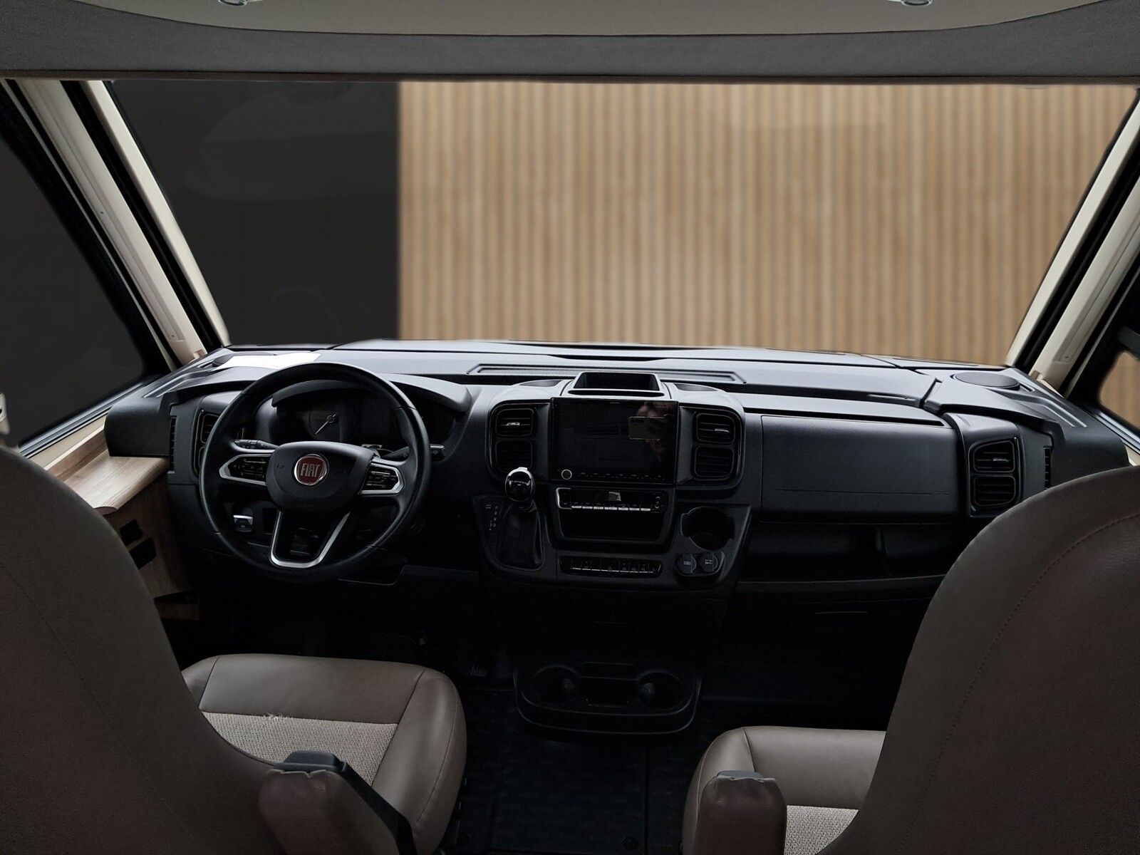 Fahrzeugabbildung Eura Mobil Integra Line IL 720 EF Solar/Dachklima/Mark/Navi