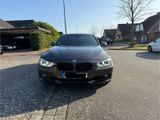 BMW 330d Luxury Line Automatic Luxury Line - BMW 330 aus 2013 mit Diesel-Antrieb: Limousine