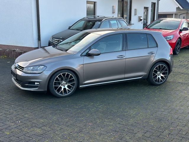 Volkswagen Golf VII Lim. Highline-Xenon-T.Leder-Sport