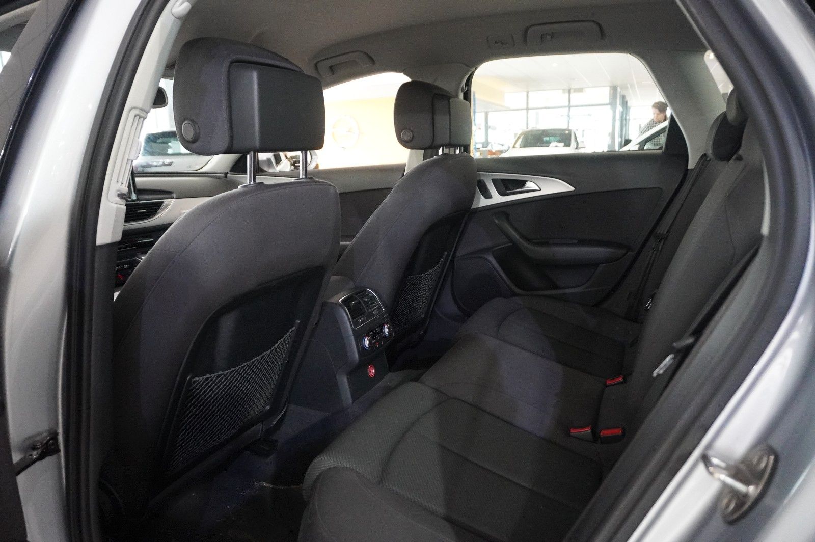 Fahrzeugabbildung Audi A6 Avant 2.0 TFSI QUATTRO NAVI/LED/KAMERA/SH/TÜV