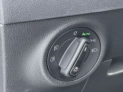 SKODA Karoq 4x4 AHK NAVI DCC Standh. Kamera PDC LED 19