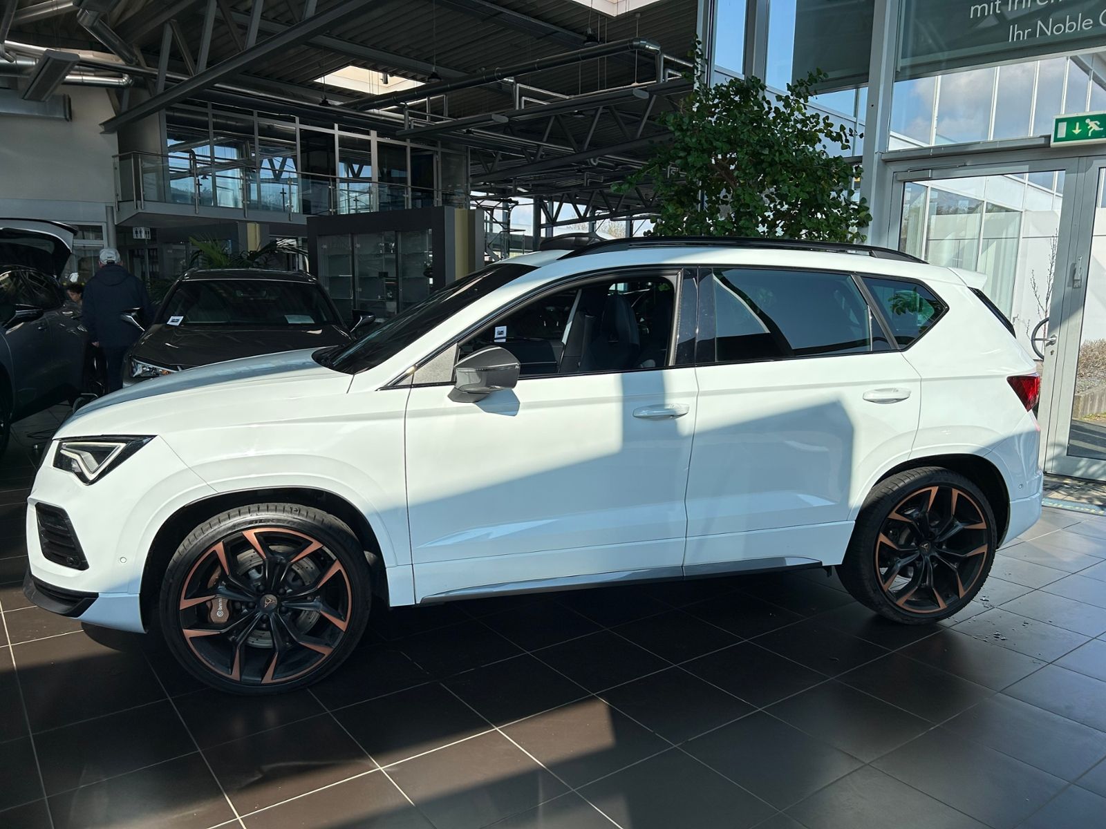 Fahrzeugabbildung CUPRA Ateca Edition VZ 4Drive AHK PANO BEATS LEDER 20"
