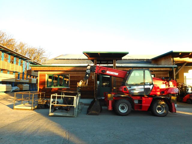 Manitou MRT 1640 EASY ROTO  ( 6 Anbaugeräte + Funk )