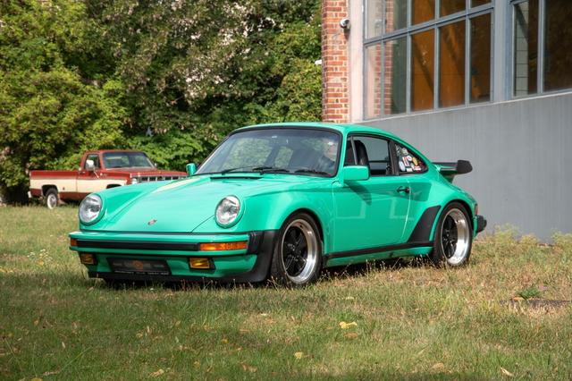 Porsche 911 3.0 Widebody Jade Green