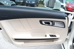 MERCEDES-BENZ SLS AMG Roadster