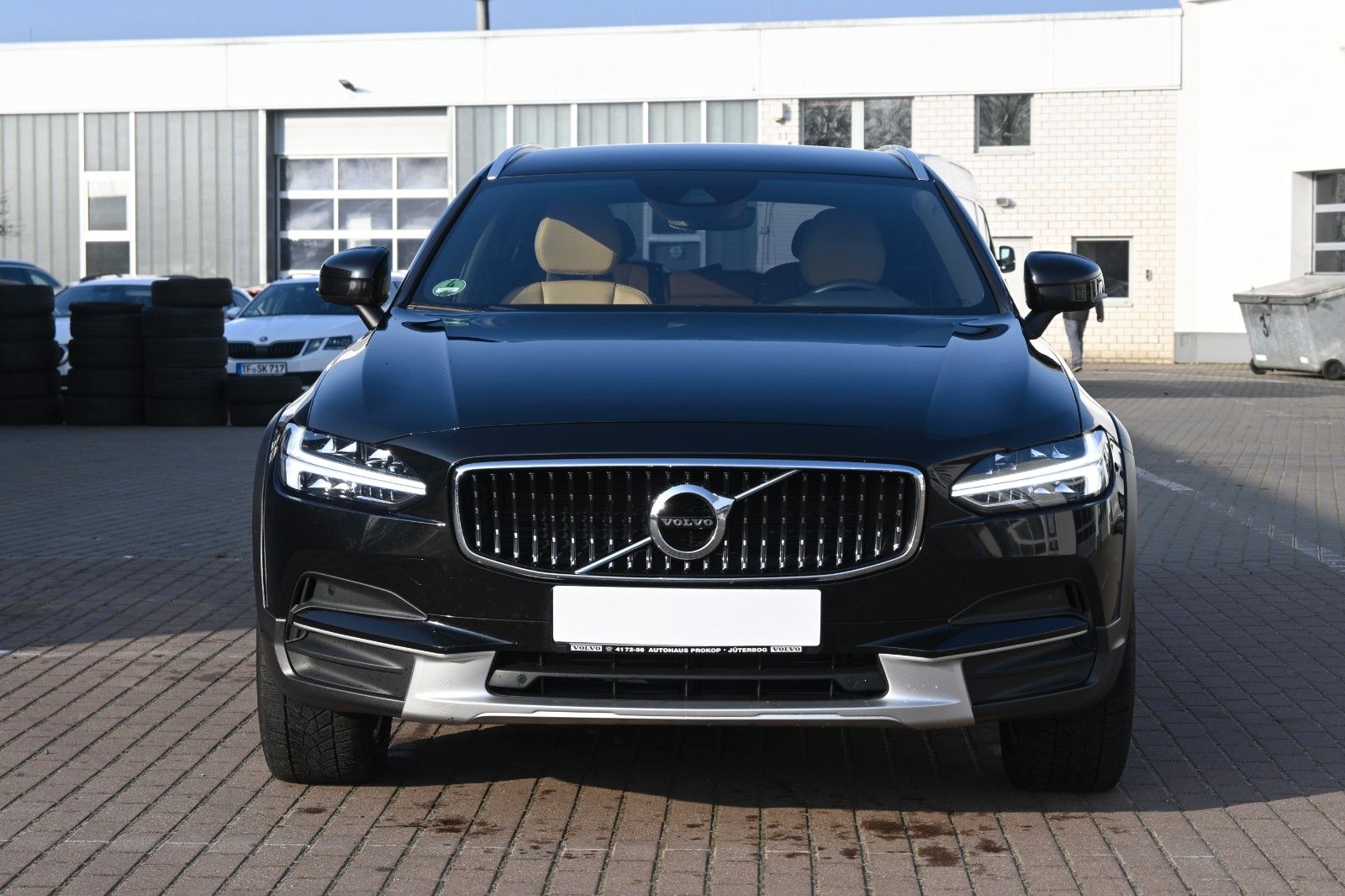 Fahrzeugabbildung Volvo V90 CC D4 AWD*STHZ*MIetkauf möglich