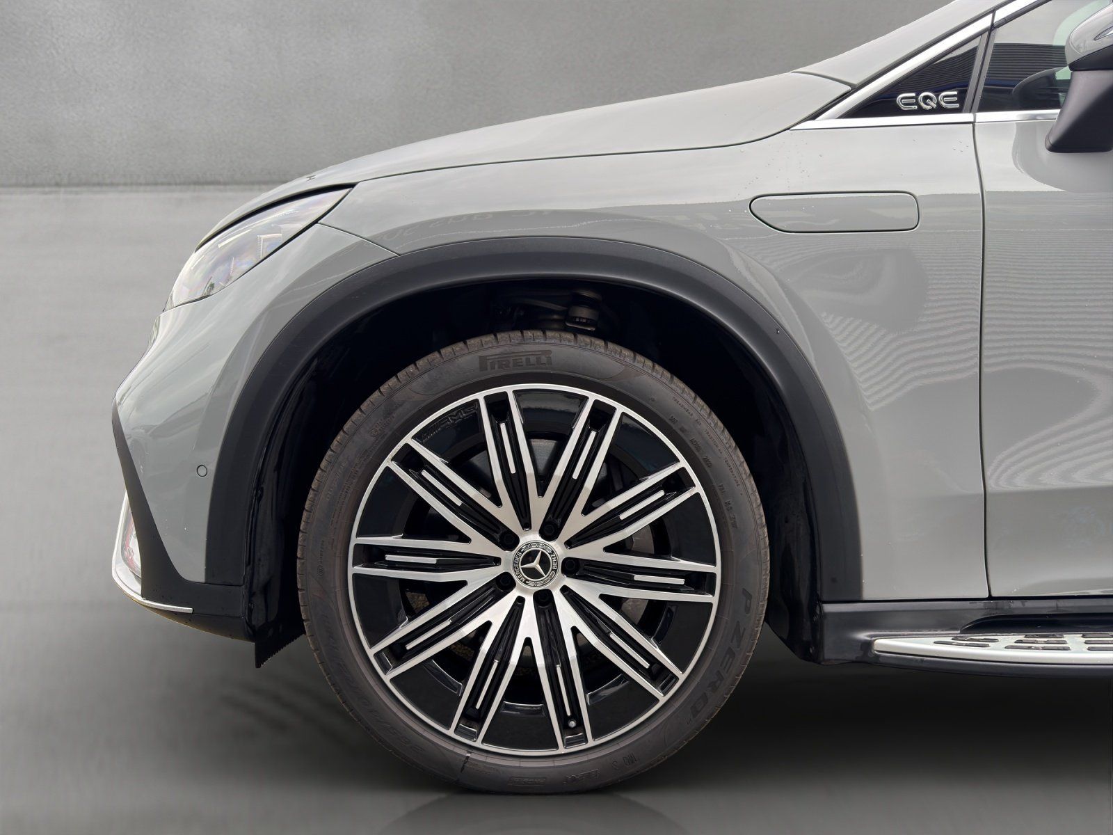 Fahrzeugabbildung Mercedes-Benz EQE500 SUV AMG Prem+ AIRMATIC Masage TV 22kw HUD