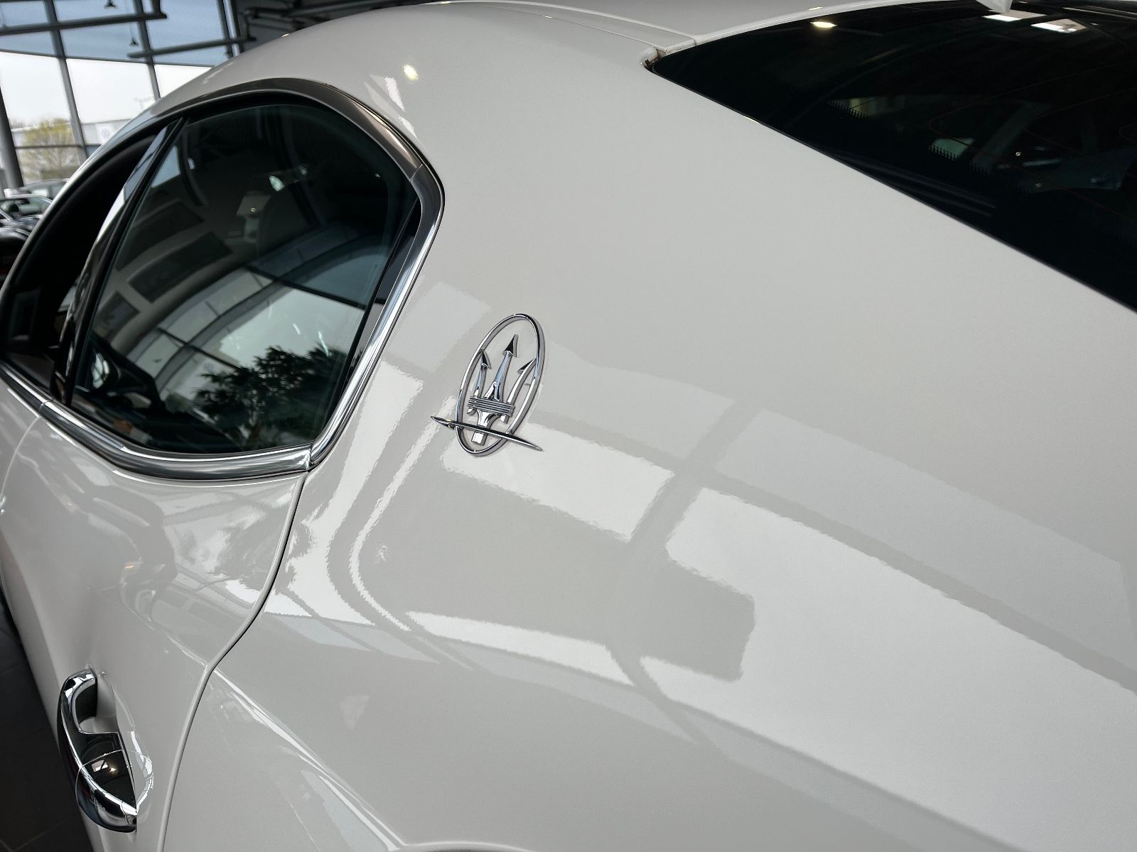 Fahrzeugabbildung Maserati Ghibli Diesel KLIMA el.GSD NAVI XEN LEDER DAB