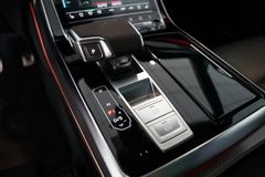 AUDI RSQ8 | HuD | Keramik | Pano | 305 km/h | 23" AUDI RSQ8 | HuD | Keramik | Pano | 305 km/h | 23"