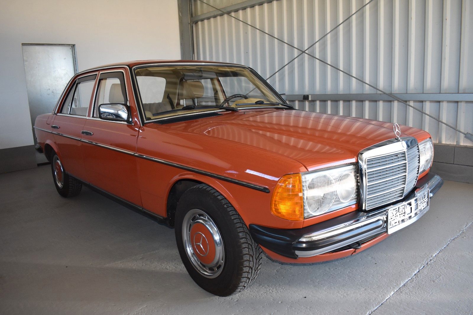 Fahrzeugabbildung Mercedes-Benz 250 6 Zylinder Benziner Zustand Top BRD H-Zulass