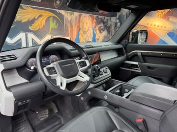 Land-Rover Defender - 12