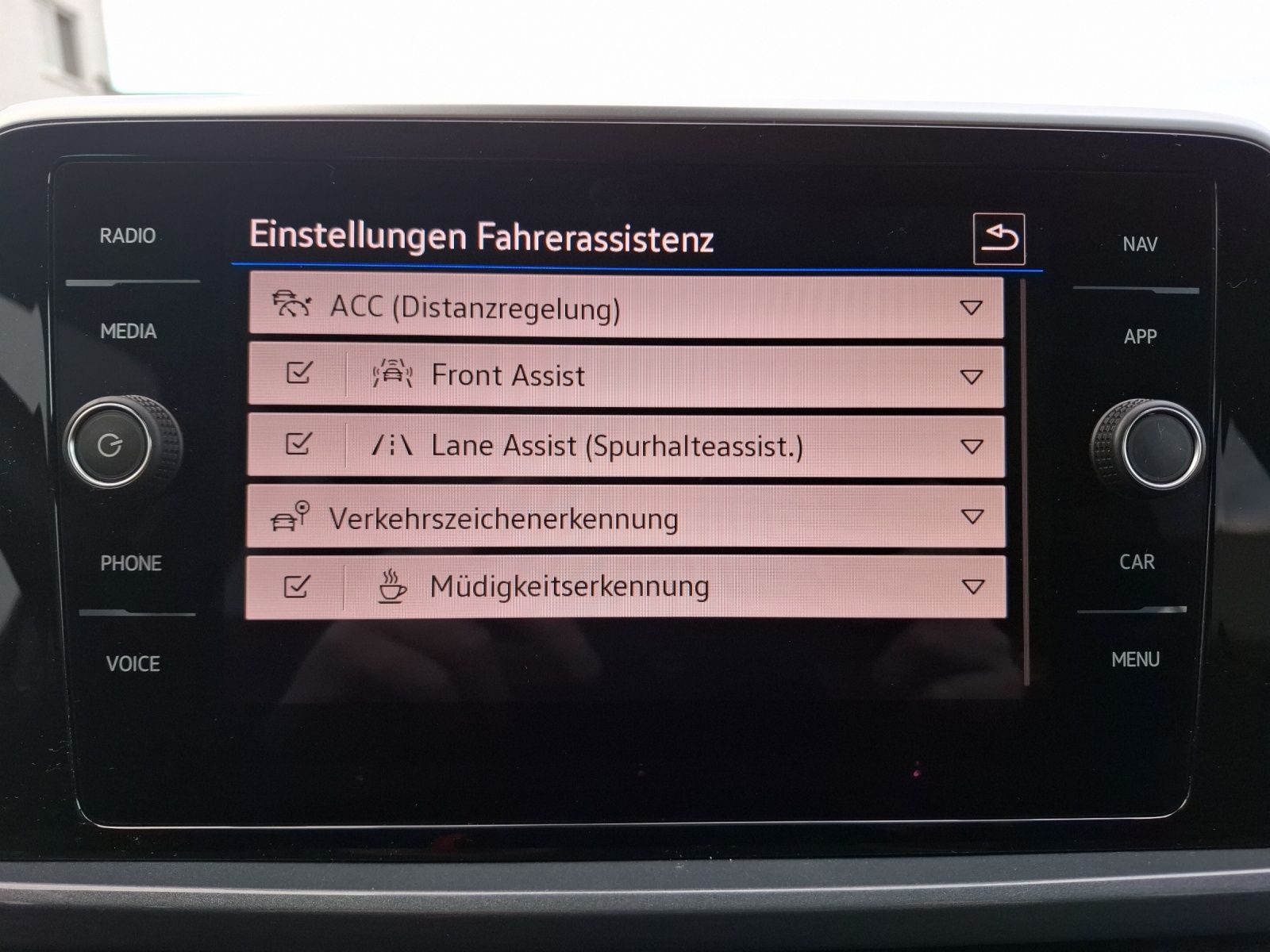Fahrzeugabbildung Volkswagen T-Roc TSI Style DSG LED Navi AID ACC Park-Assist