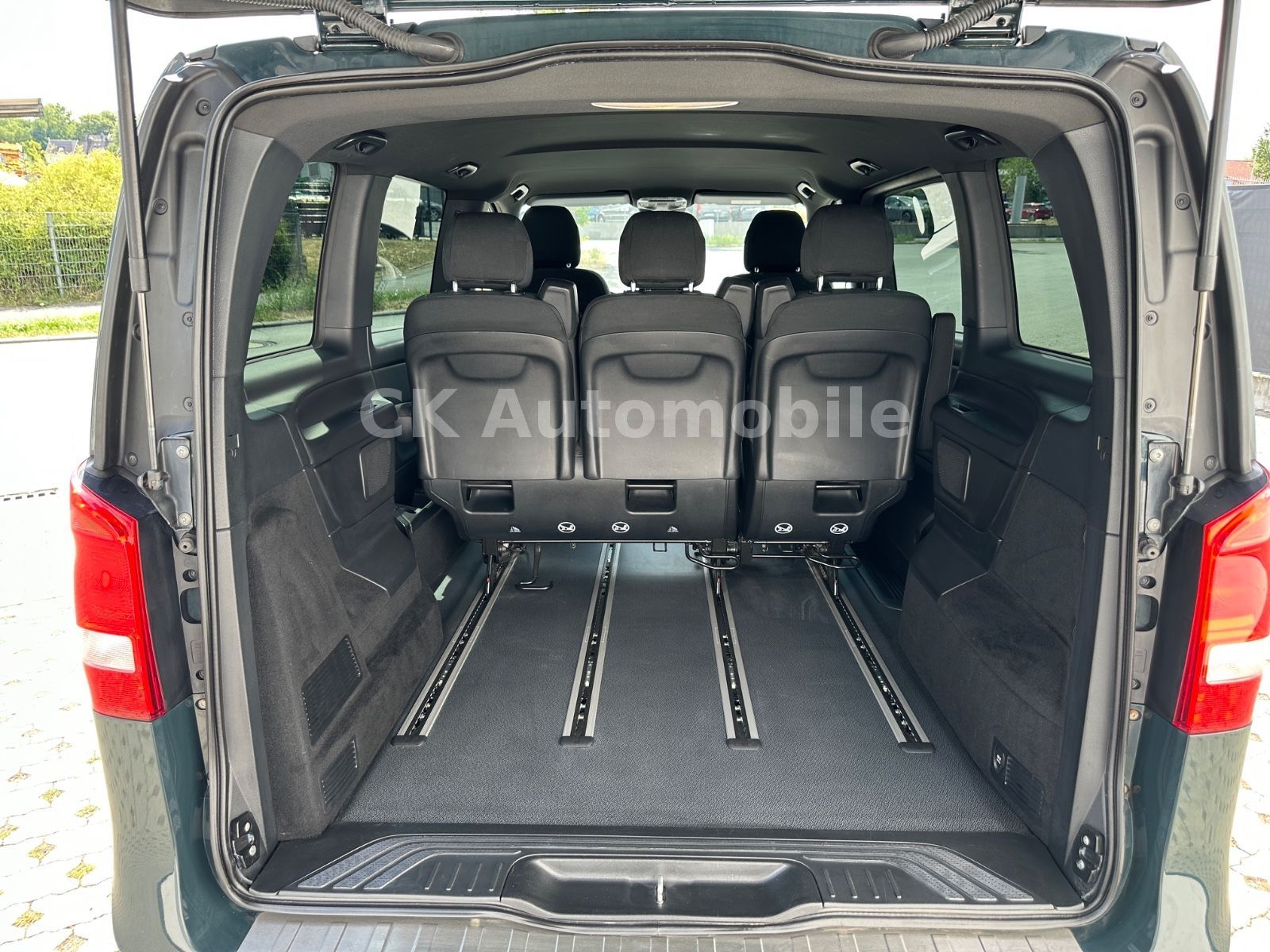 Fahrzeugabbildung Mercedes-Benz V 200d Rise Kompakt/5 Sitze/Klima/ Tempomat