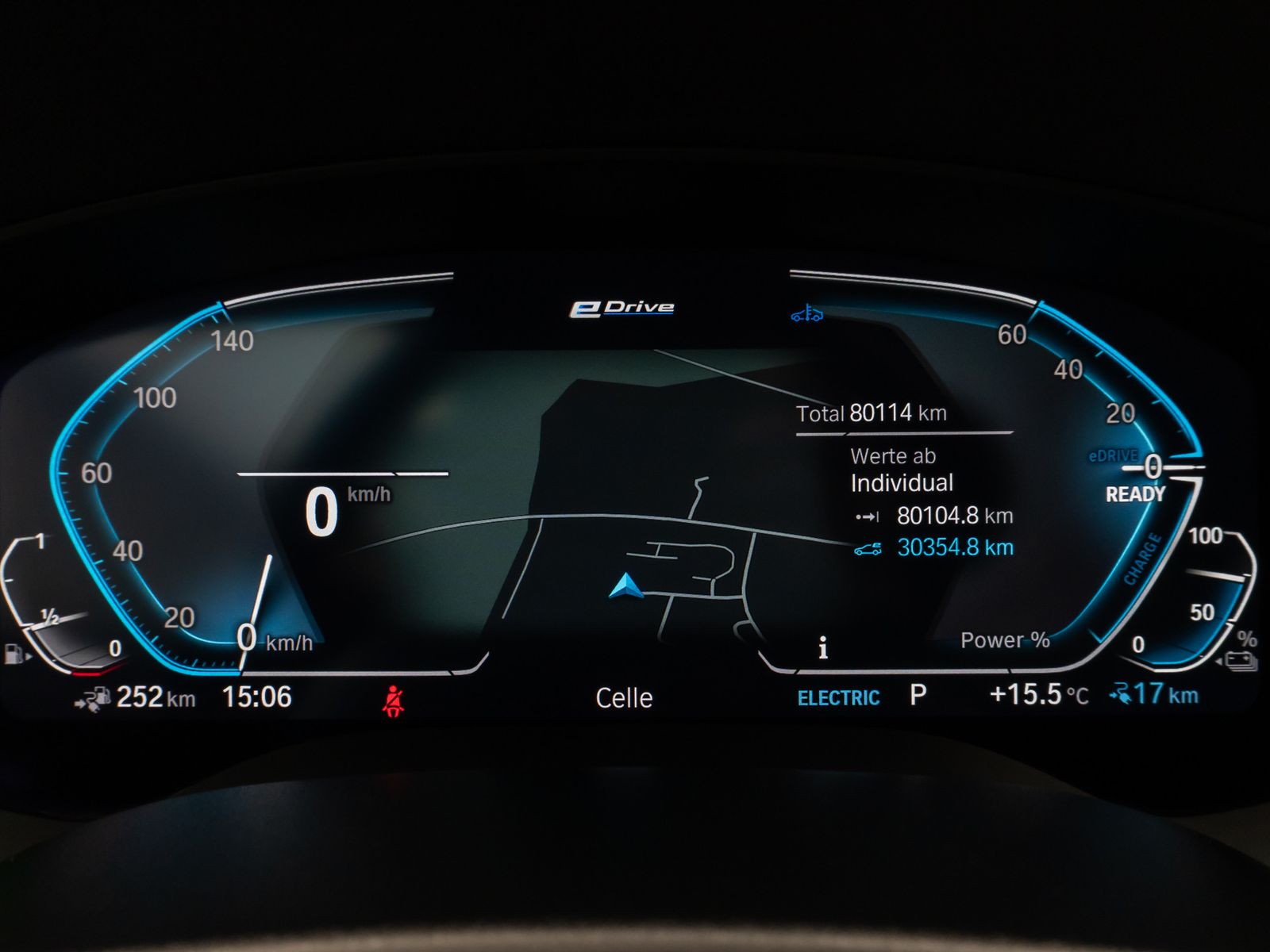 Fahrzeugabbildung BMW 530e xD Luxury Line Kamera HUD DAB HiFi Sport