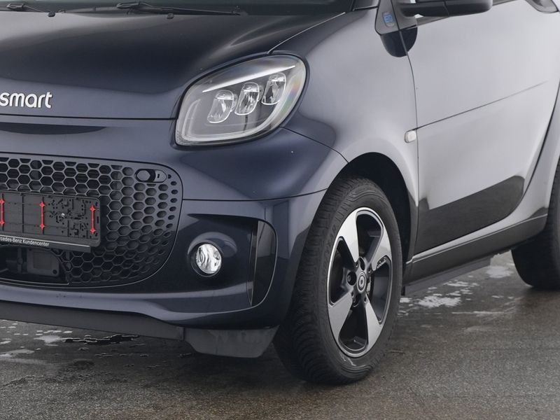 Fahrzeugabbildung Smart EQ PASSION*WINTER-PAKET*GJR*KAMERA*22KW*LED