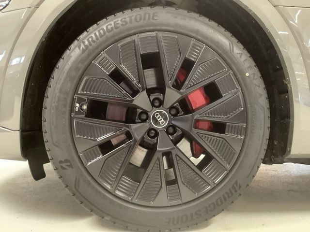 Q8 Sportback e-tron 55 quattro,Headup,Pano,Matri
