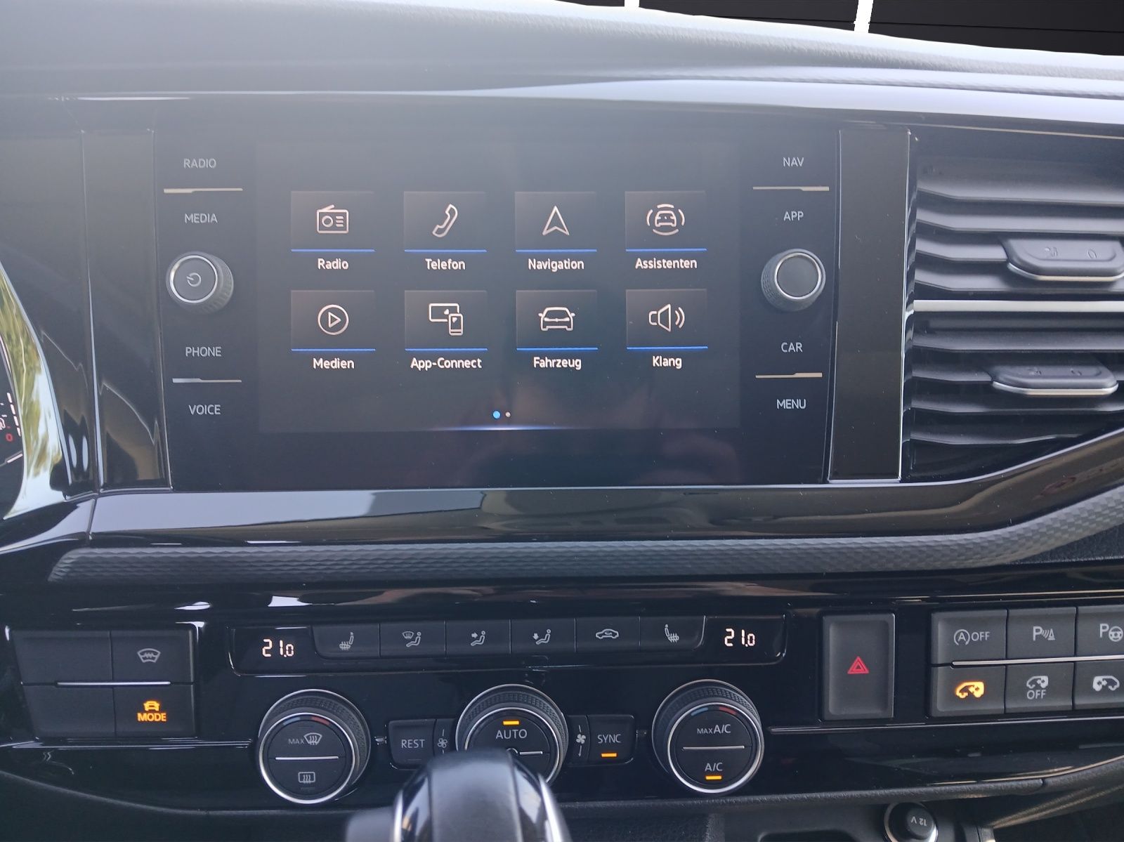 Fahrzeugabbildung Volkswagen T6 Multivan T6.1 TDI DSG 4-M Generation-Six STH