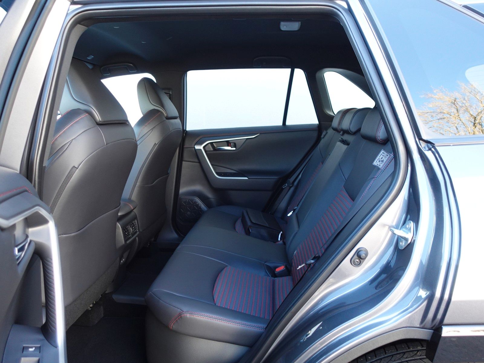 Fahrzeugabbildung Suzuki Across Plug-In Hybrid - Sitzhz.,LED,Kamera,PDC