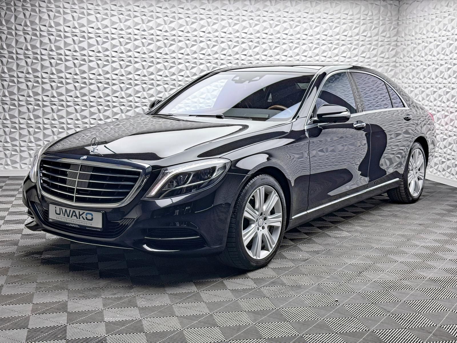 Fahrzeugabbildung Mercedes-Benz L 4MATIC/CHAUFFEUR/3xTV/BURM/PANO/DISTRO/HUD/360