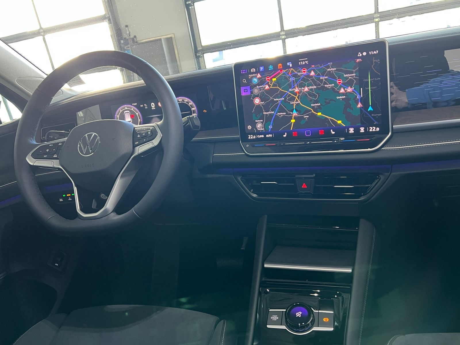 Fahrzeugabbildung Volkswagen Tayron Elegance 1.5 eTSI DSG *AHK, LED, 7-Sitze,