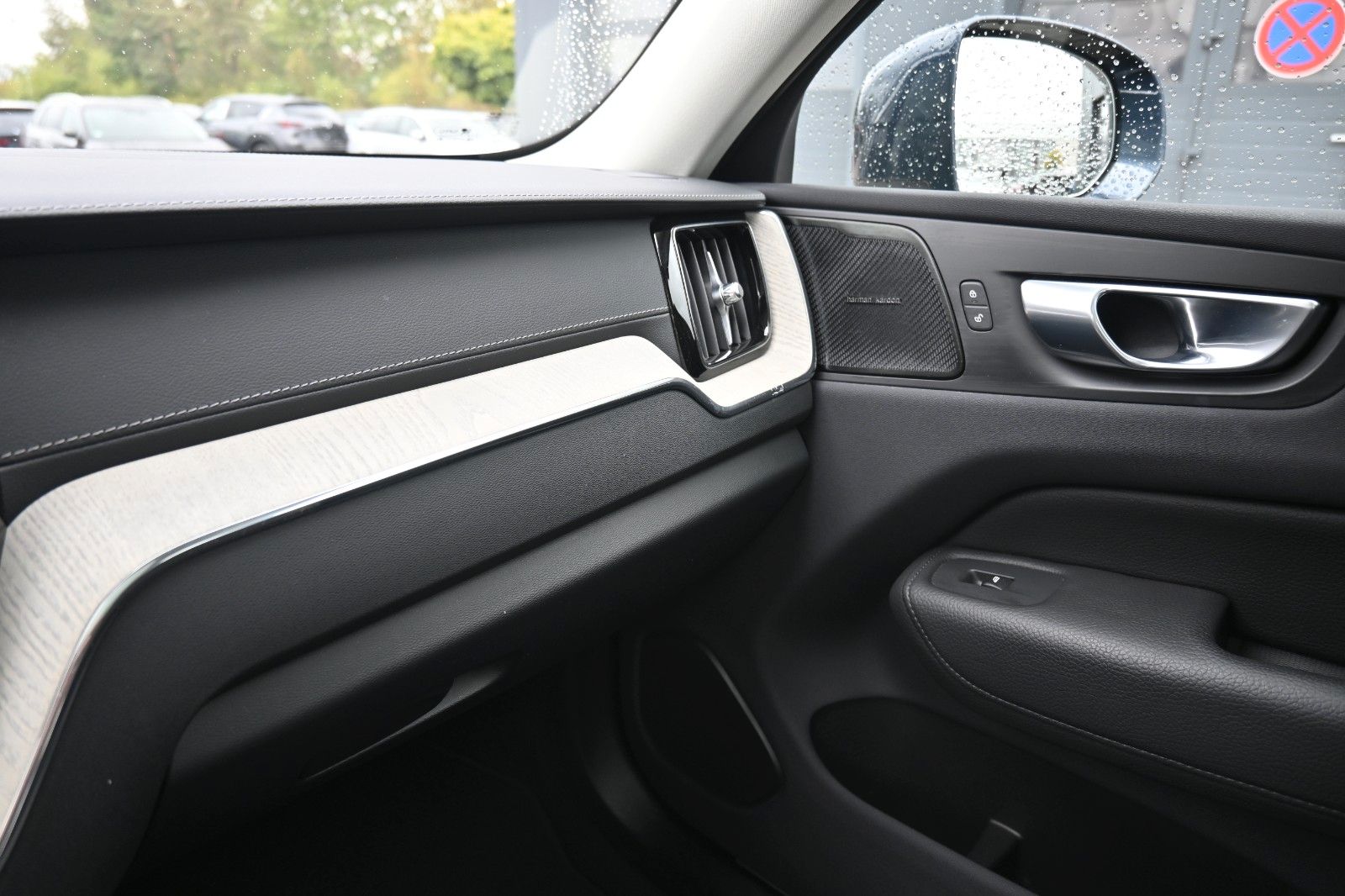 Fahrzeugabbildung Volvo XC60 T8 Inscription PHEV AWD*H&K*STHZG*PANO*