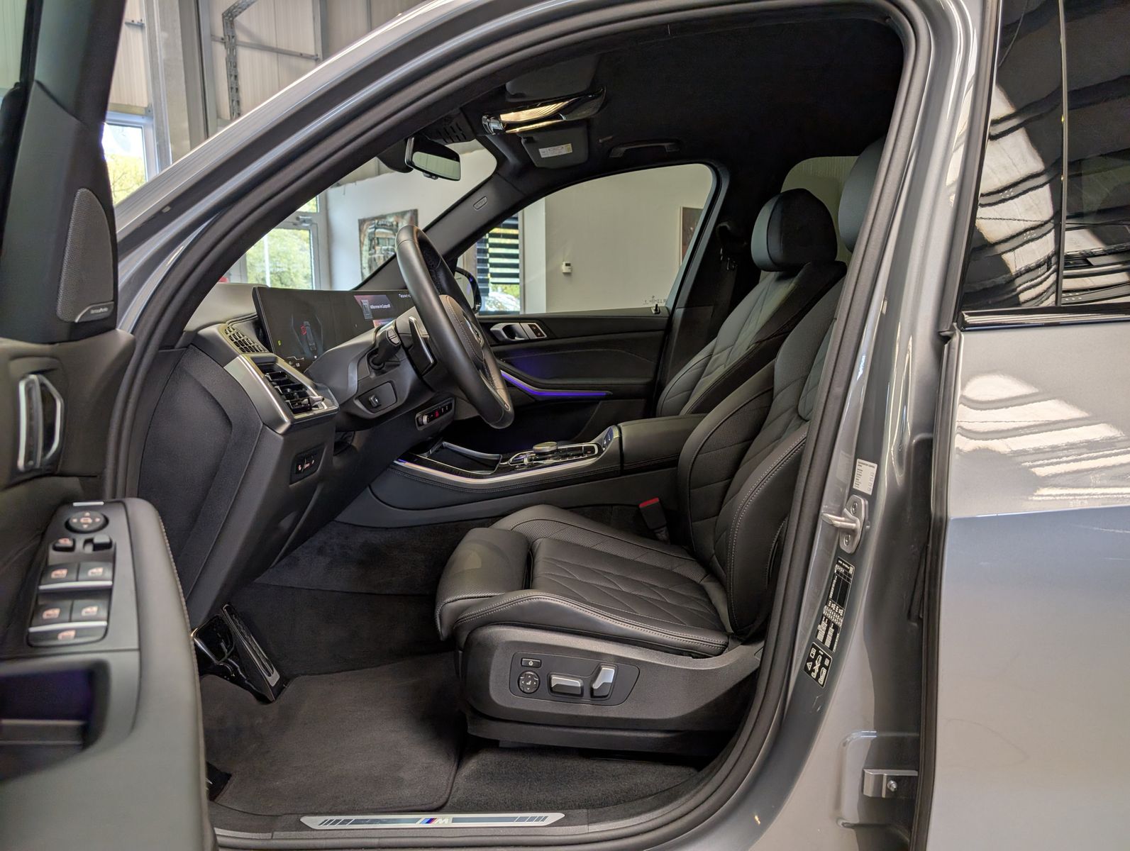 Fahrzeugabbildung BMW X5 30d xDrive M-Sport Innovati AHK H&K UPE:105T€