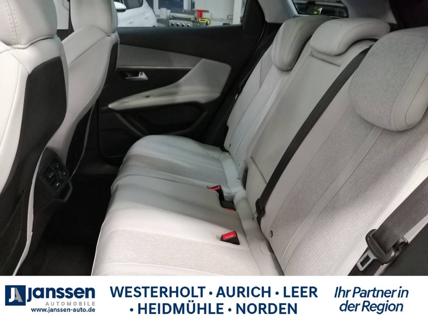 Fahrzeugabbildung Peugeot 3008 PureTech Stop & Start