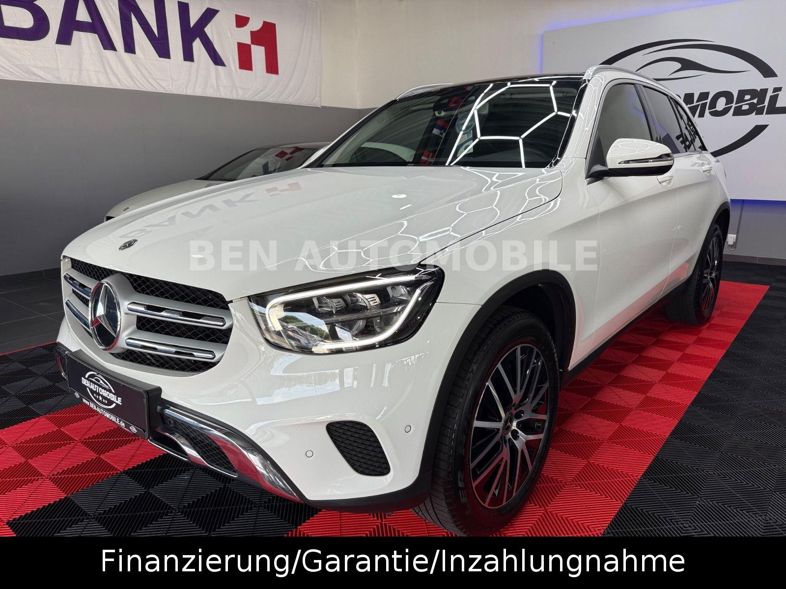 Mercedes-Benz GLC 300d 4Matic PANO+LED+RFK+AHK