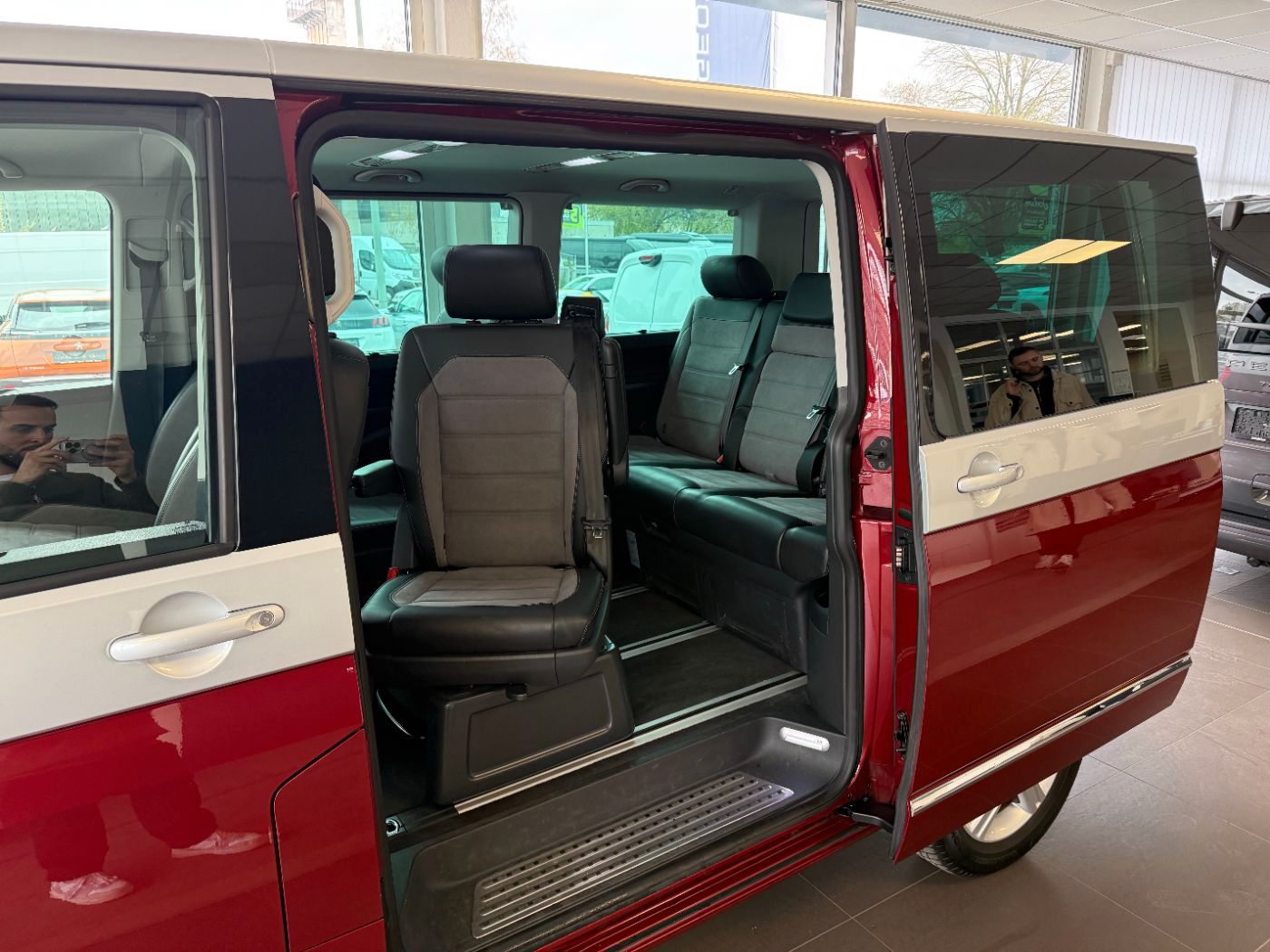 Volkswagen T6.1 Multivan 2.0 TDI FWD Generation Six DAB Car foto 11