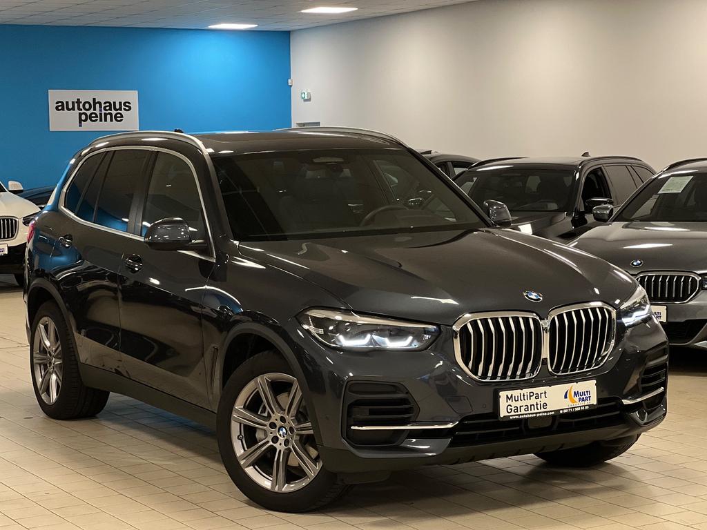 BMW X5 xDrive 30d SAGParkDriveAssAHKPanorKeyLes 2022