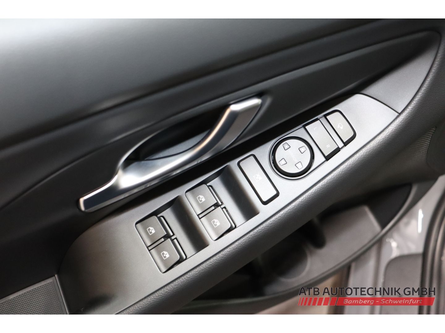 Fahrzeugabbildung Hyundai i30 N Line 5-Türer MY25 1.5 T-GDI 140 PS 48V 7-D