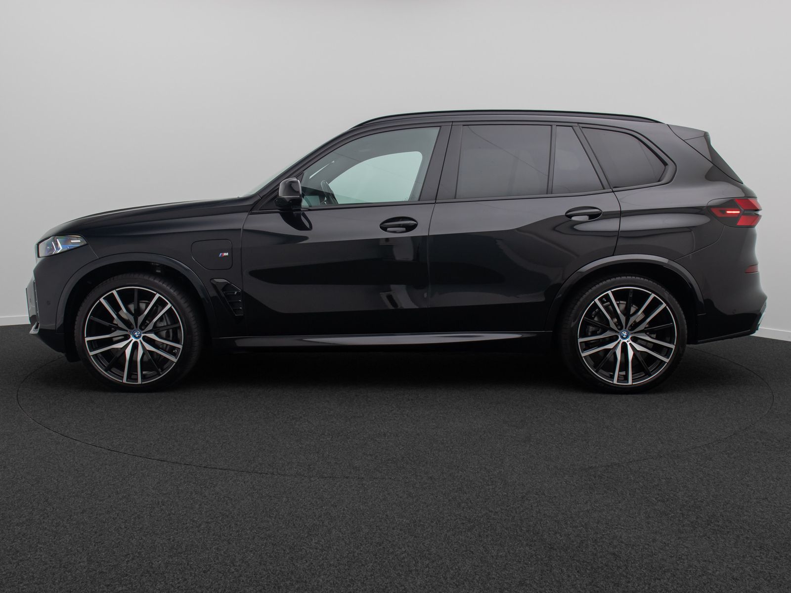 Fahrzeugabbildung BMW X5 xD50e M Sport Panorama 360&deg;HUD DAB H/K 22Zoll