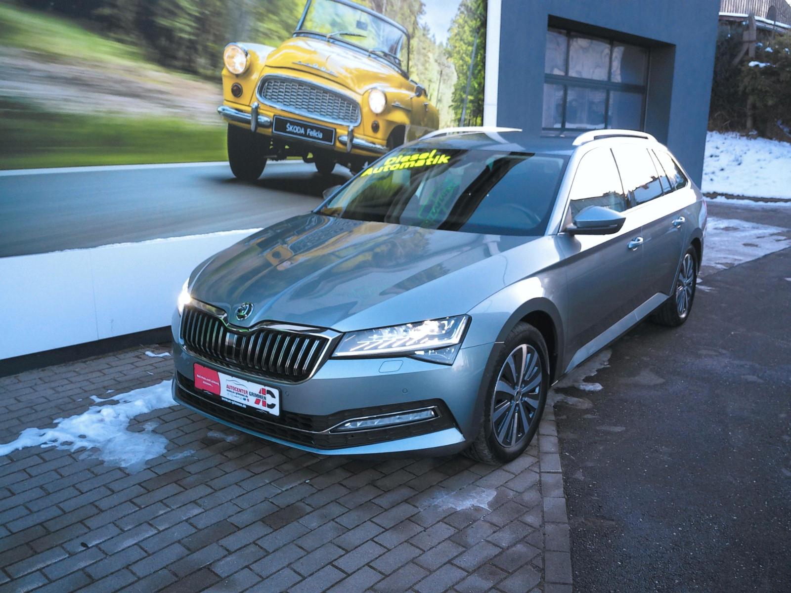 Skoda Superb Combi Style LED DSG Navi AHK Kam360°