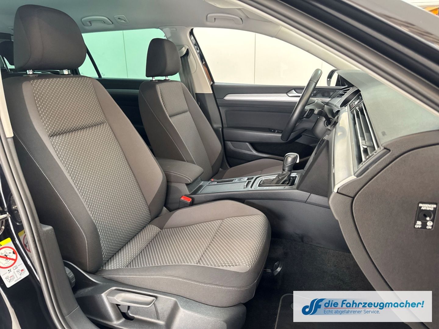 Fahrzeugabbildung Volkswagen Passat Variant Conceptline sch.AHK Navi LED ACC