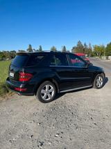 Mercedes-Benz ML 300 CDI 4MATIC BlueEFFICIENCY - - Mercedes-Benz ML 300 von privat