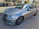 Mercedes-Benz E 220 E -Klasse Lim. E 220 CDI BlueEfficiency - Mercedes-Benz E 220 aus 2012 mit Diesel-Antrieb: Limousine
