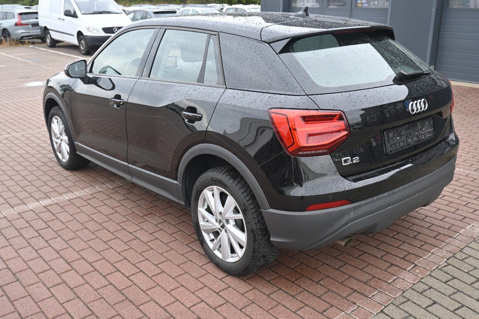 Fahrzeugabbildung Audi Q2 30 1.0 TFSI PDC*RFK*SHZG*LED*Allwetter*