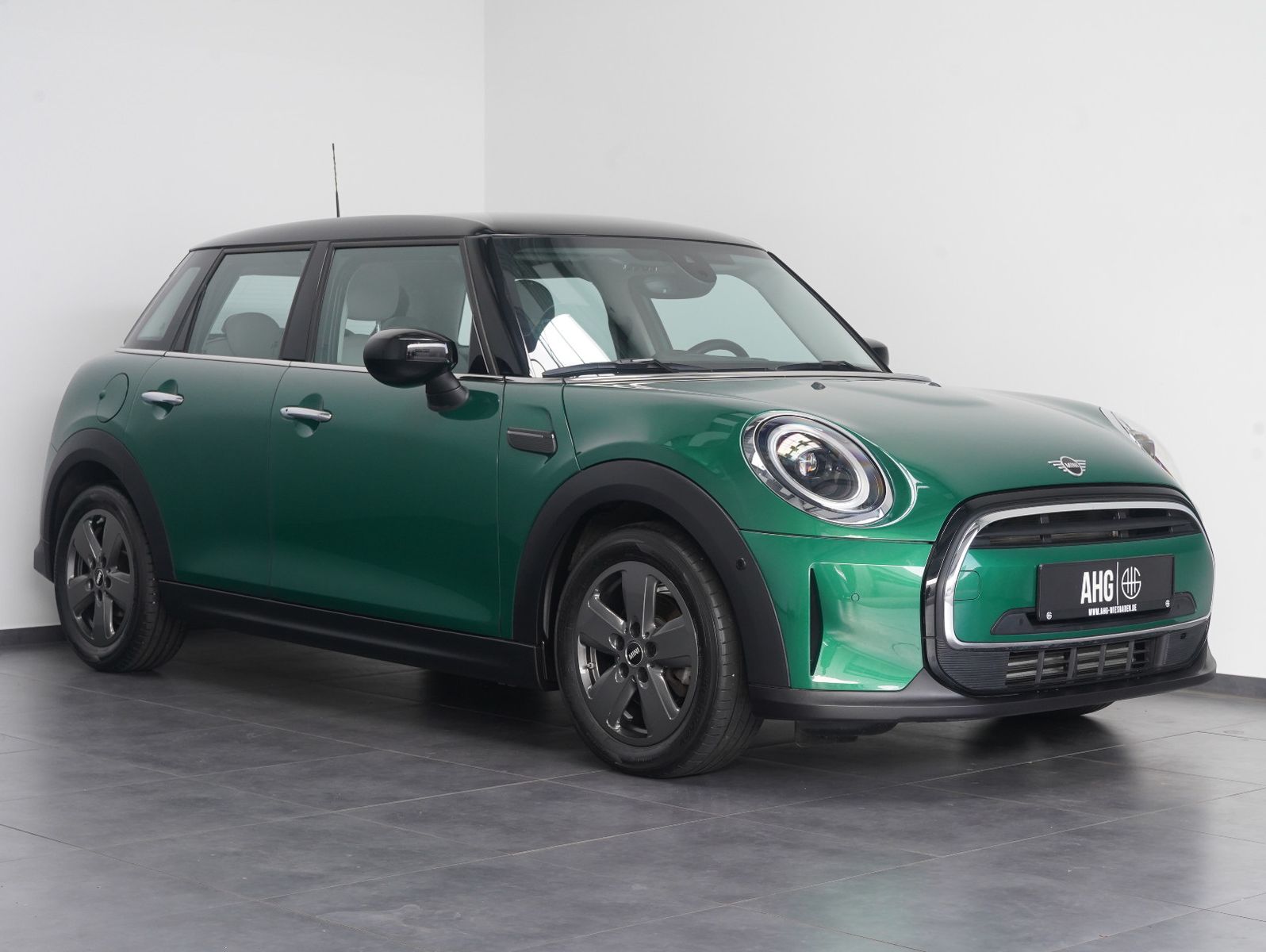 Fahrzeugabbildung MINI Cooper Classic Trim LEDER/NAVI/DRIVING-ASSISTANT