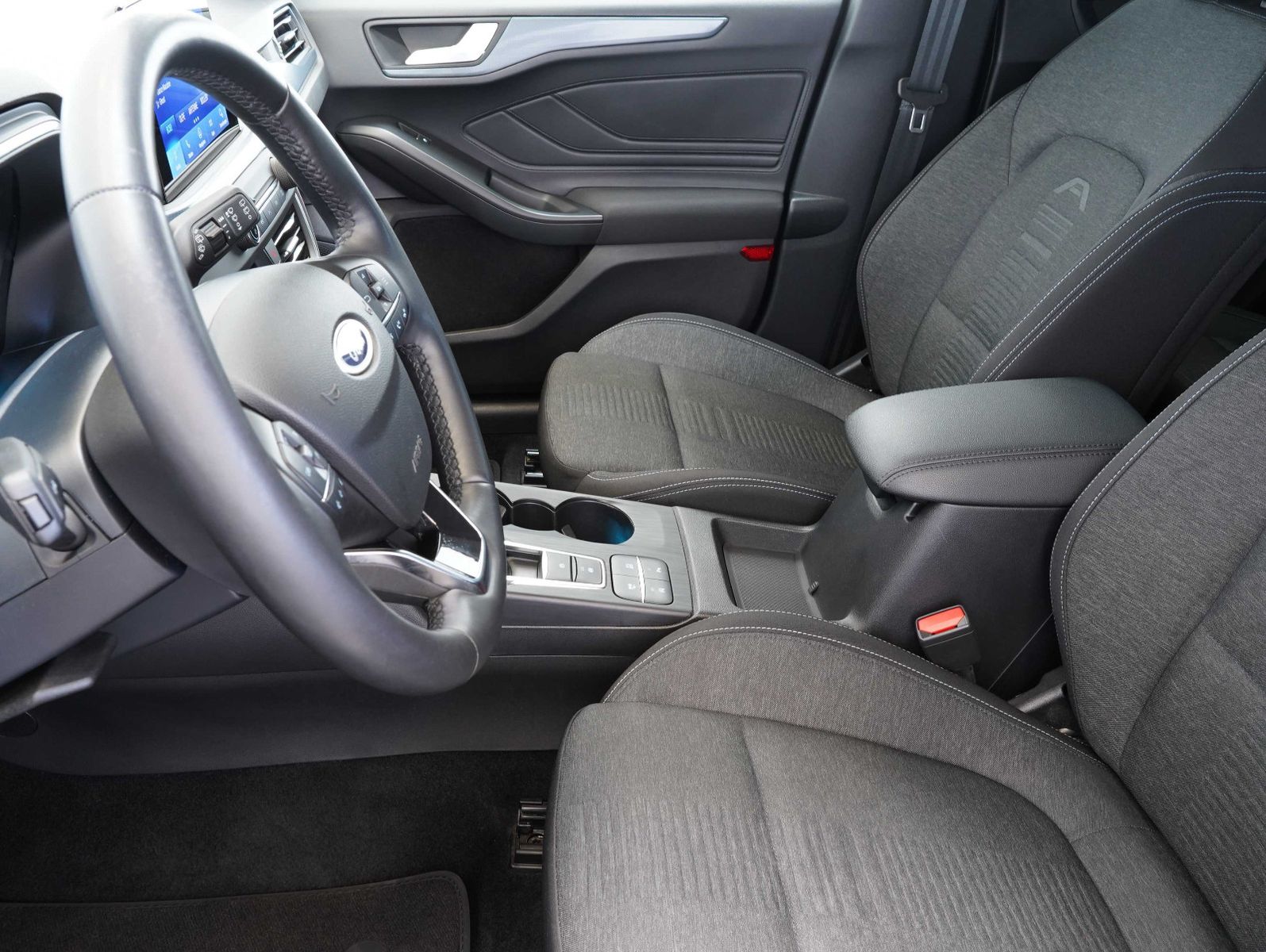 Fahrzeugabbildung Ford Focus Turnier 1.5 EcoBlue Active LED/NAVI/KAMERA