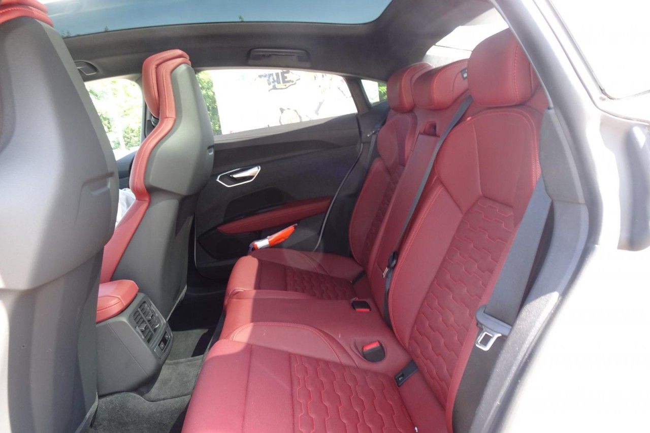 Fahrzeugabbildung Audi e-tron GT 350kW quattro Leder LED Navi Klima