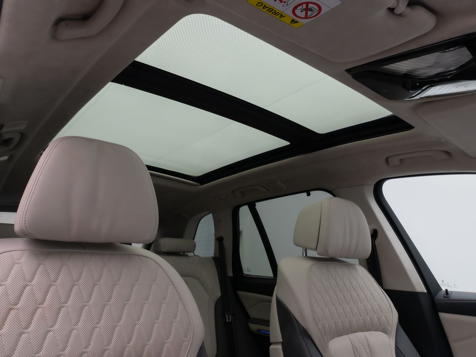 Fahrzeugabbildung BMW X5 xD30d M Sport Pro SkyLoung 360°HUD H/K SoftCL