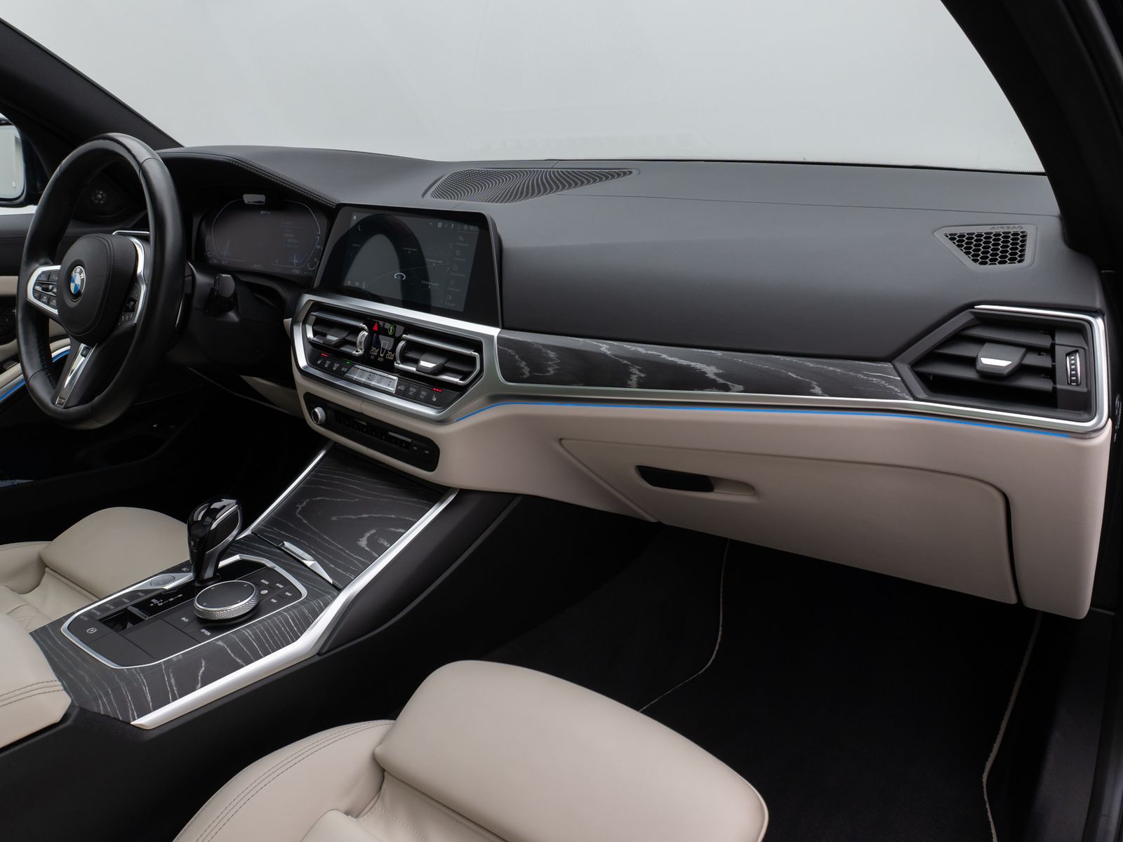 Fahrzeugabbildung BMW 330e xD M Sport Panoram Kamera Laser HUD DAB H/K