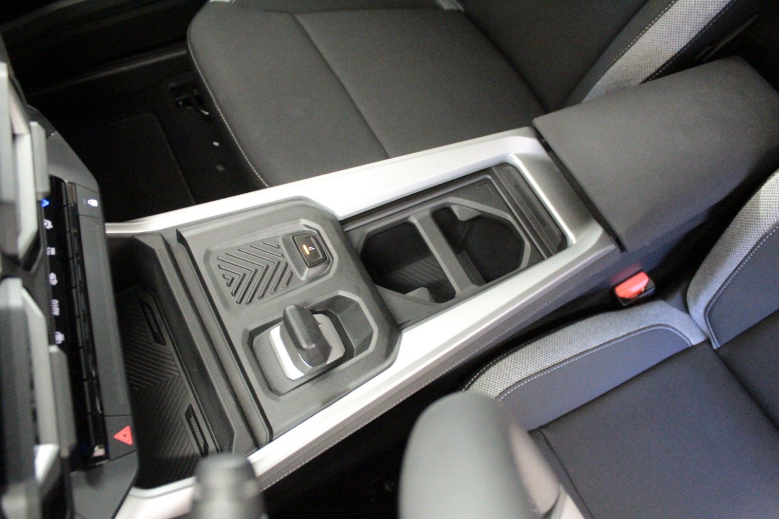 Fahrzeugabbildung Dacia Bigster hybrid   140 Journey   Winterpaket *City