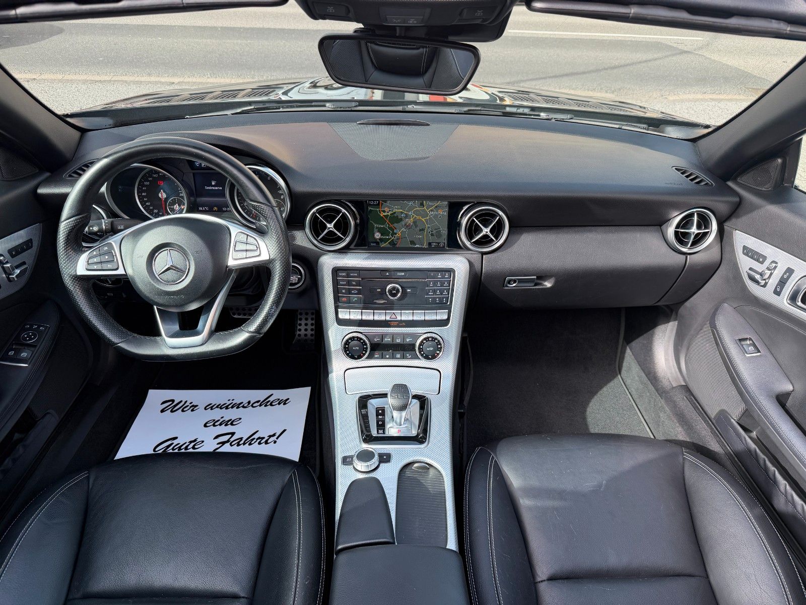 Fahrzeugabbildung Mercedes-Benz SLC 300 SPORT LED NAVI LEDER MEMORY AIRSCARF