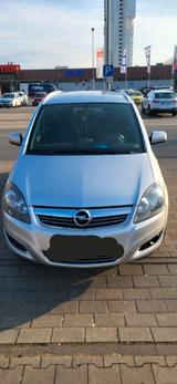Opel Biete Opel zafira 7-sitzer im guten Zustand - Opel Zafira Gebrauchtwagen in Kiel