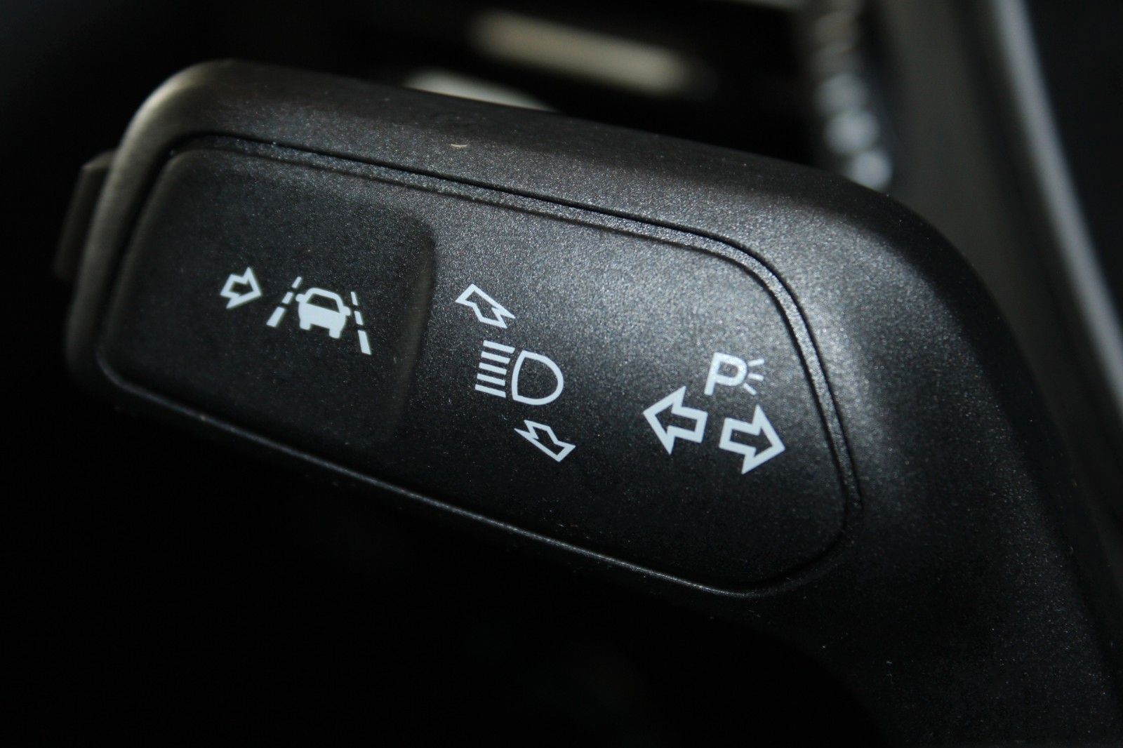 Fahrzeugabbildung Ford Focus ST-Line Turnier Automatik LED ACC CAM uvm.
