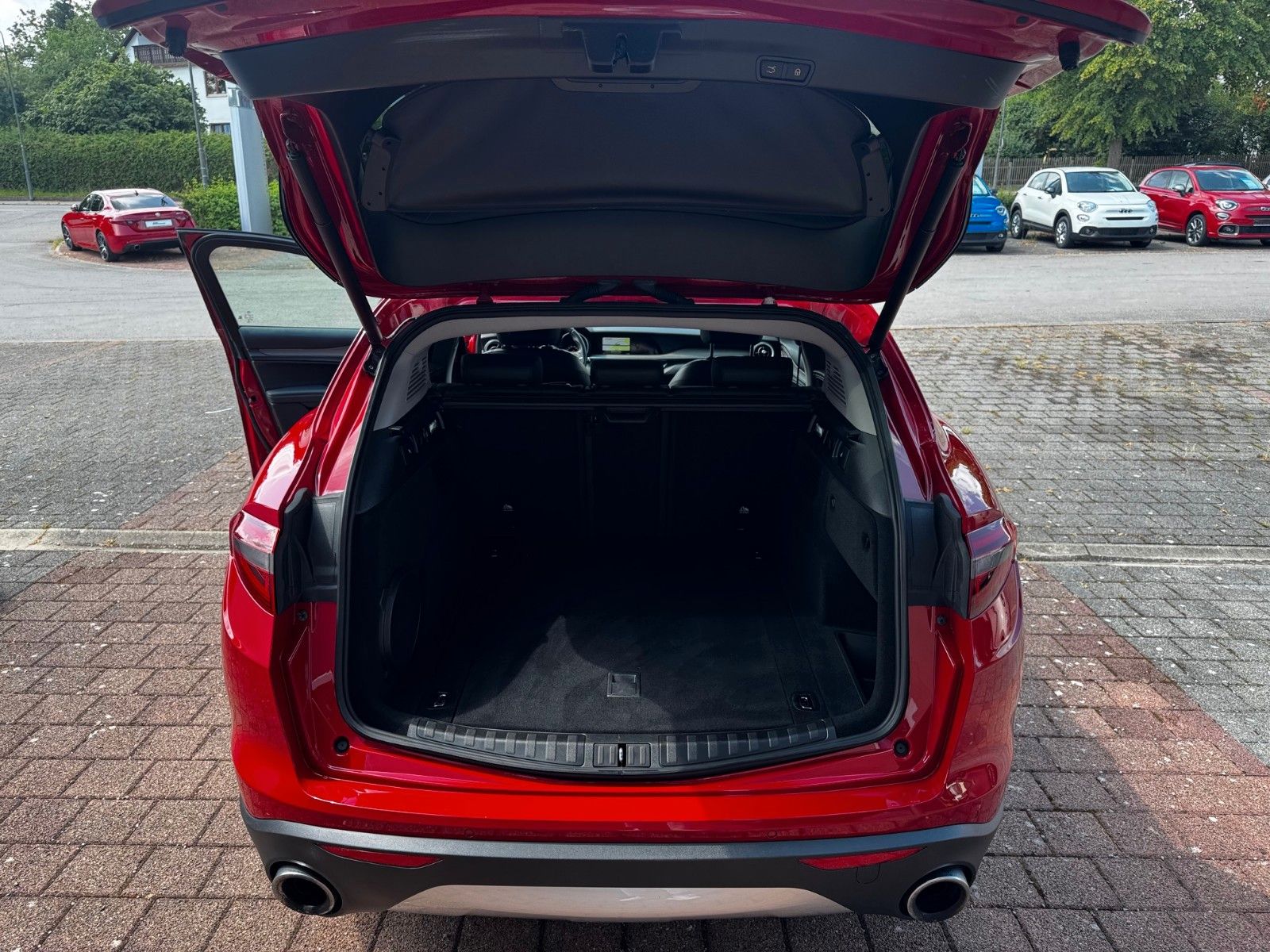 Fahrzeugabbildung Alfa Romeo Stelvio Super 280PS AT Q4 MEMORY NAVI EL. HECKKL