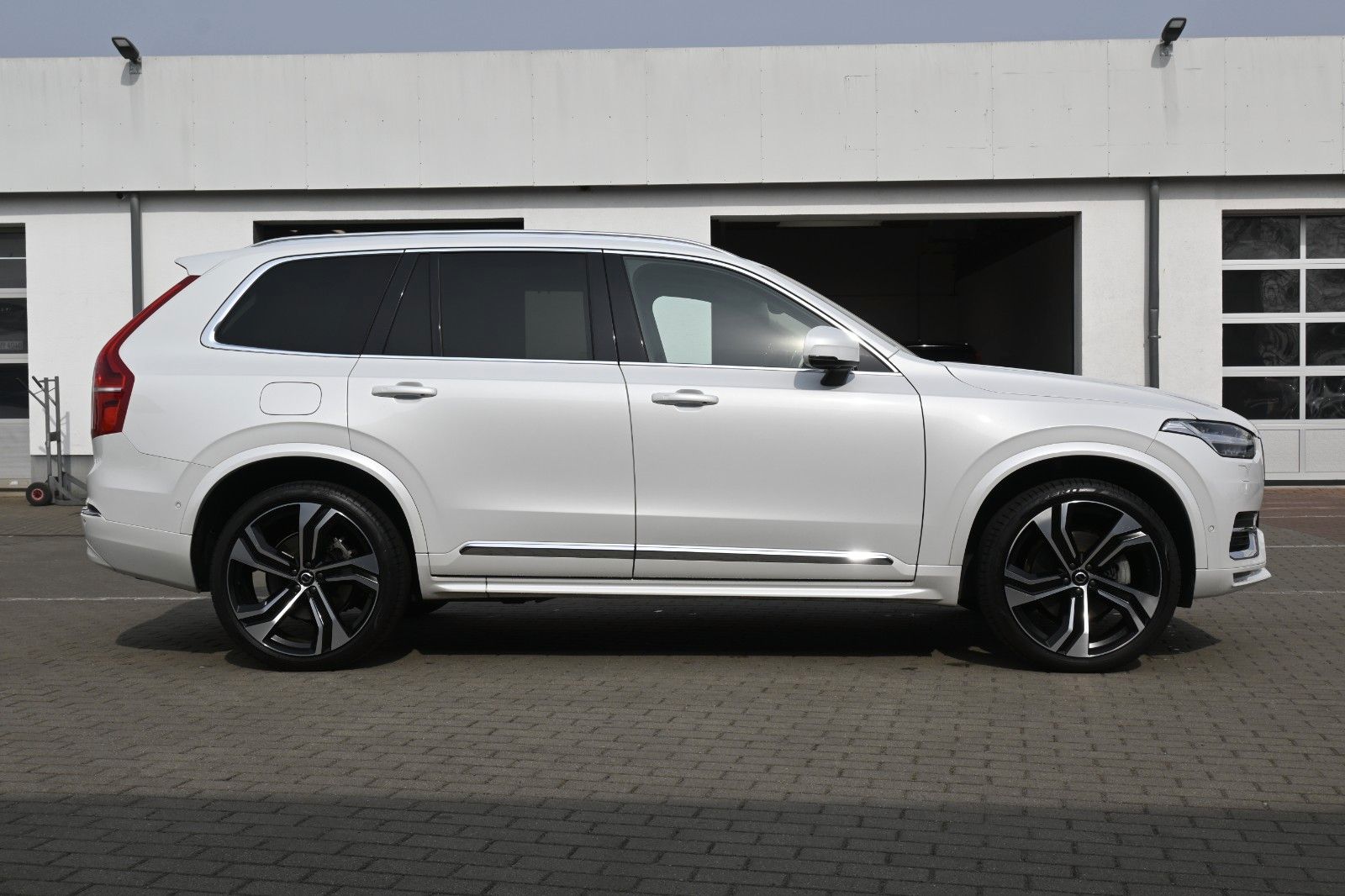 Fahrzeugabbildung Volvo XC90 B5 D AWD Bright*STDHZG*360°*22"*AHK