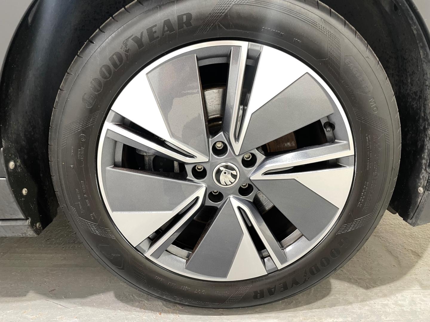 Skoda Enyaq 80 Loft Teilleder Navi LED ACC Rückfahrkam